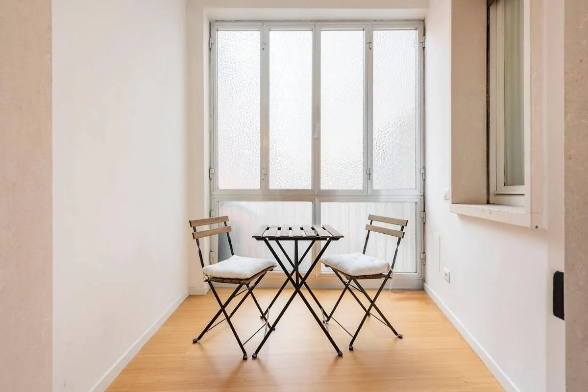 Vicolo Leoni 2BRD apartment Verona Italia